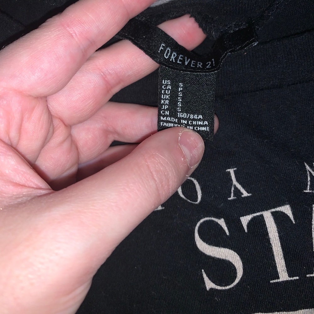 Chic fashion top - Picture 2 of 2